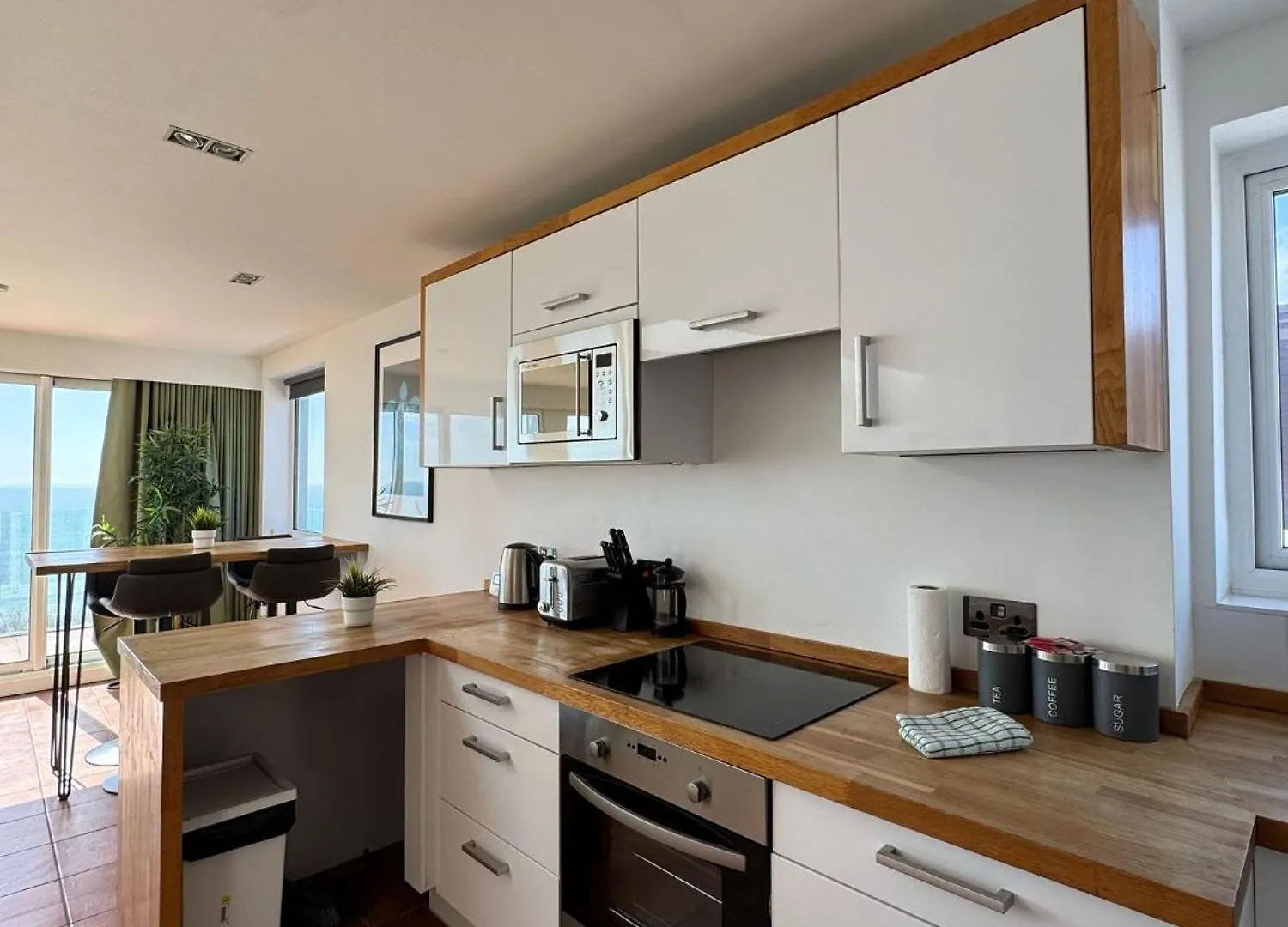 Panoramic Sea View Studio: Beachside Comfort for Three Bournemouth United Kingdom